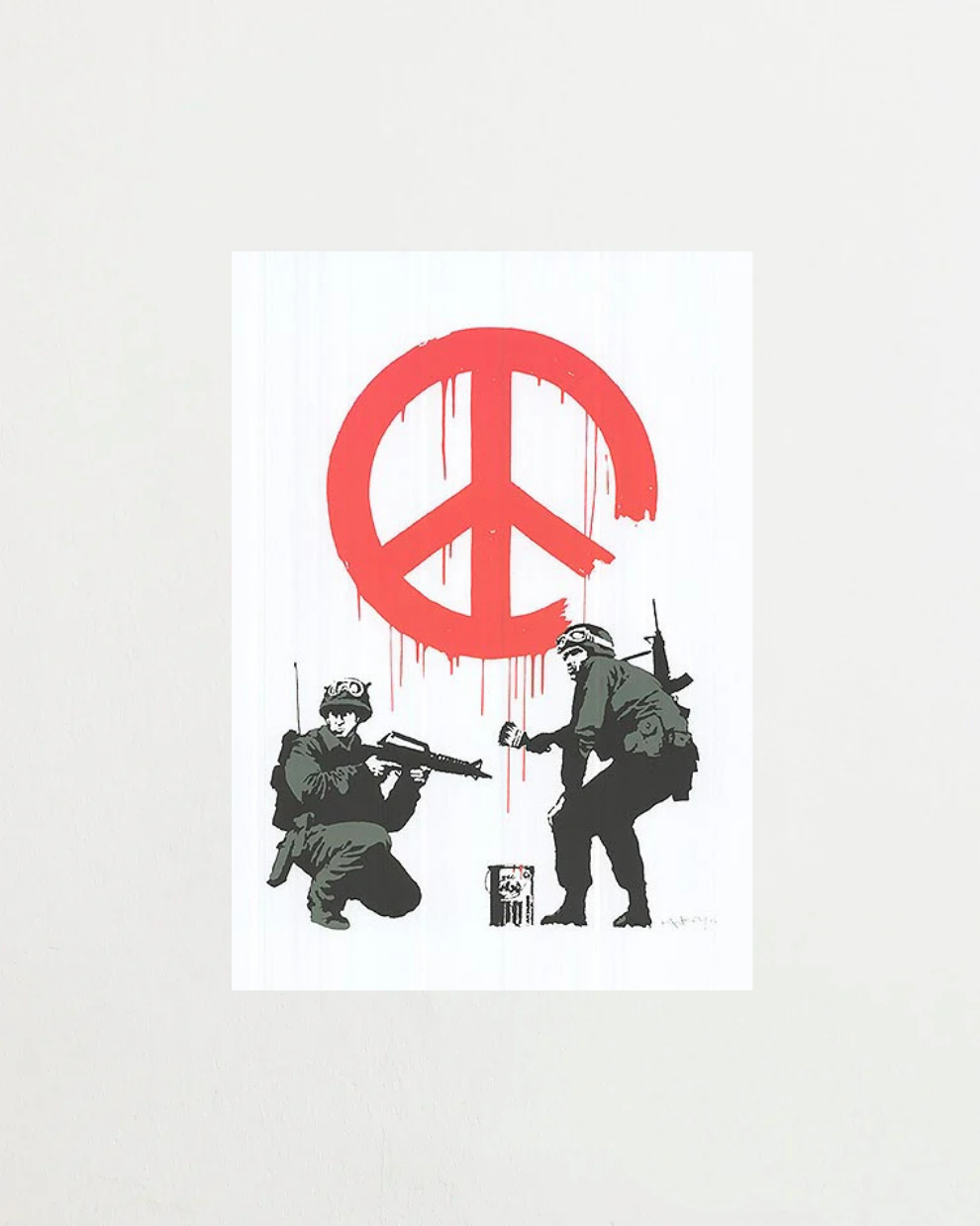 Poster Banksy CND Soldiers Soldados Pintando Símbolo da Paz
